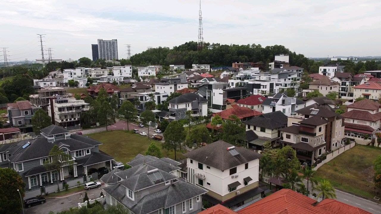 Intermediate Bungalow Land in Subang Heights West - photo 2