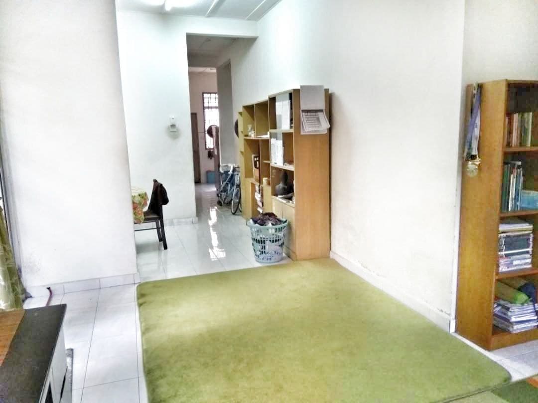 SINGLE STOREY SEMI D TAMAN DAHLIA SALAK TINGGI - photo 9