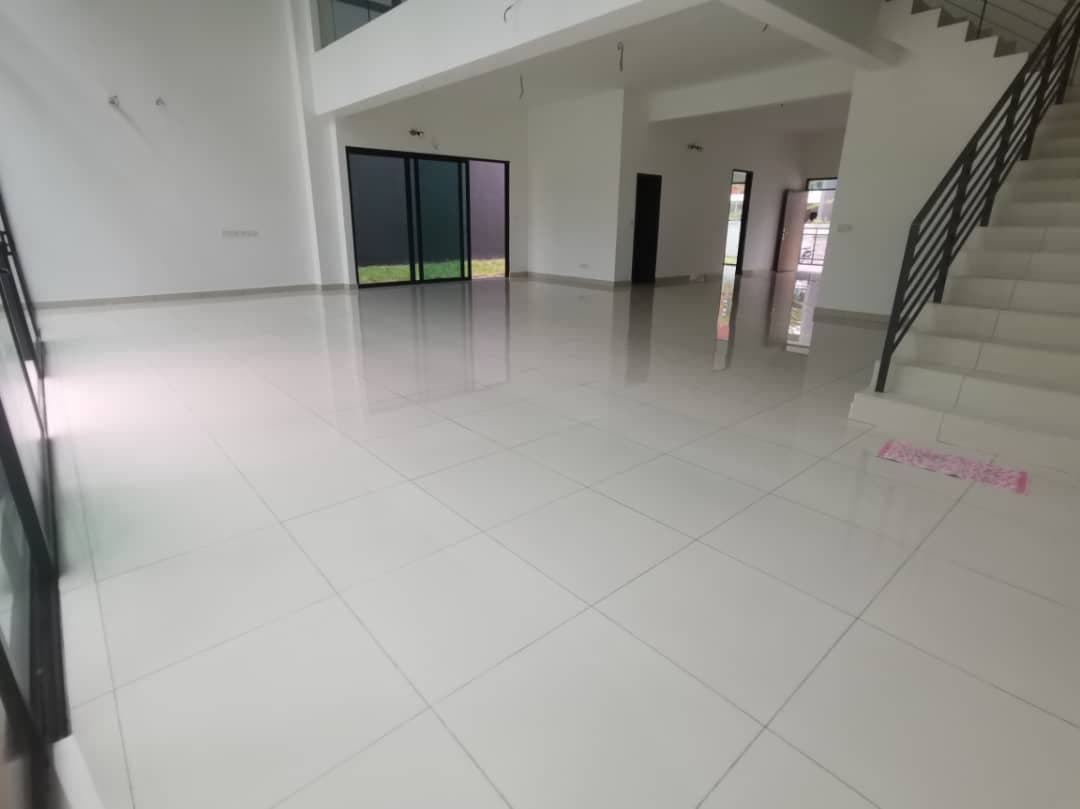 Bungalow 3 storey Perdana Heights Seksyen U10 - photo 5