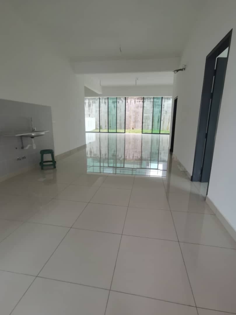 Bungalow 3 storey Perdana Heights Seksyen U10 - photo 7