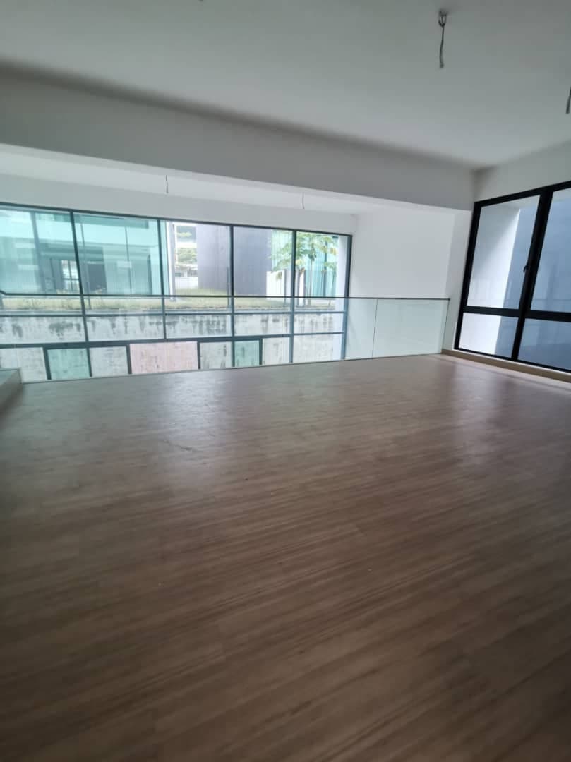 Bungalow 3 storey Perdana Heights Seksyen U10 - photo 10