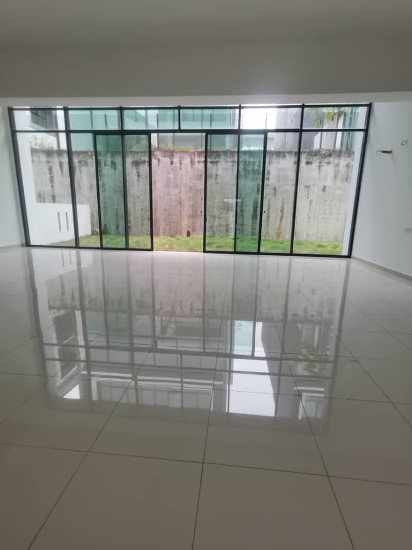 Bungalow 3 storey Perdana Heights Seksyen U10 - photo 12