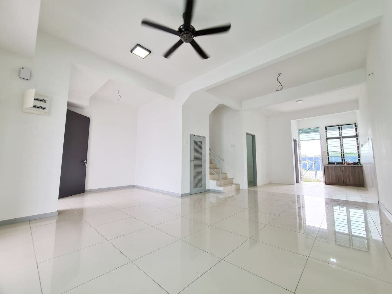 DOUBLE STOREY TERRACE HOUSE, SAUJANA KLIA, KOTA WA - photo 3
