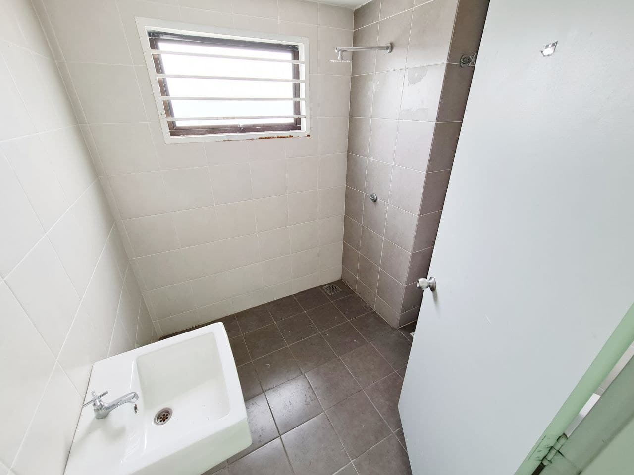 DOUBLE STOREY TERRACE HOUSE, SAUJANA KLIA, KOTA WA - photo 6