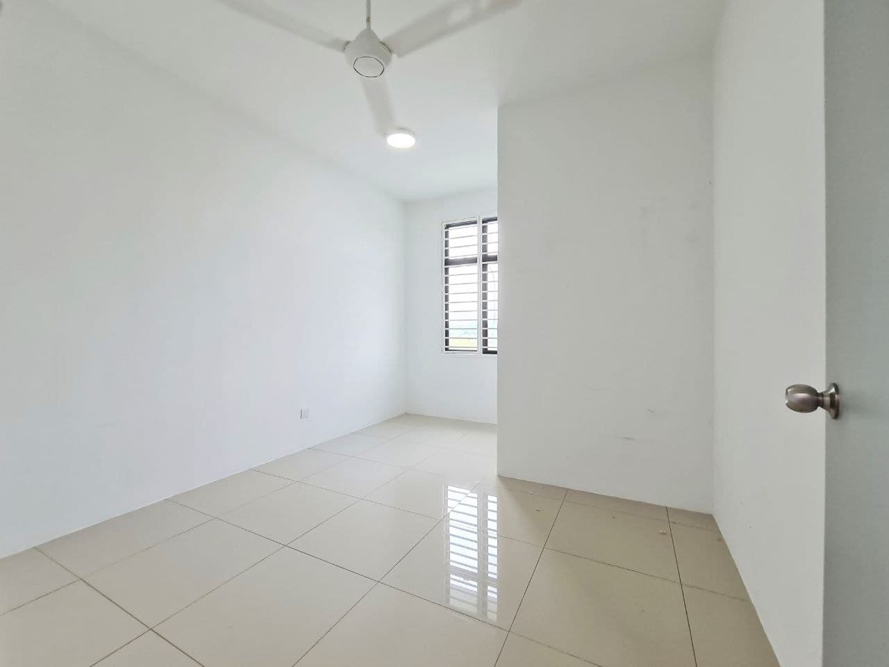 DOUBLE STOREY TERRACE HOUSE, SAUJANA KLIA, KOTA WA - photo 8