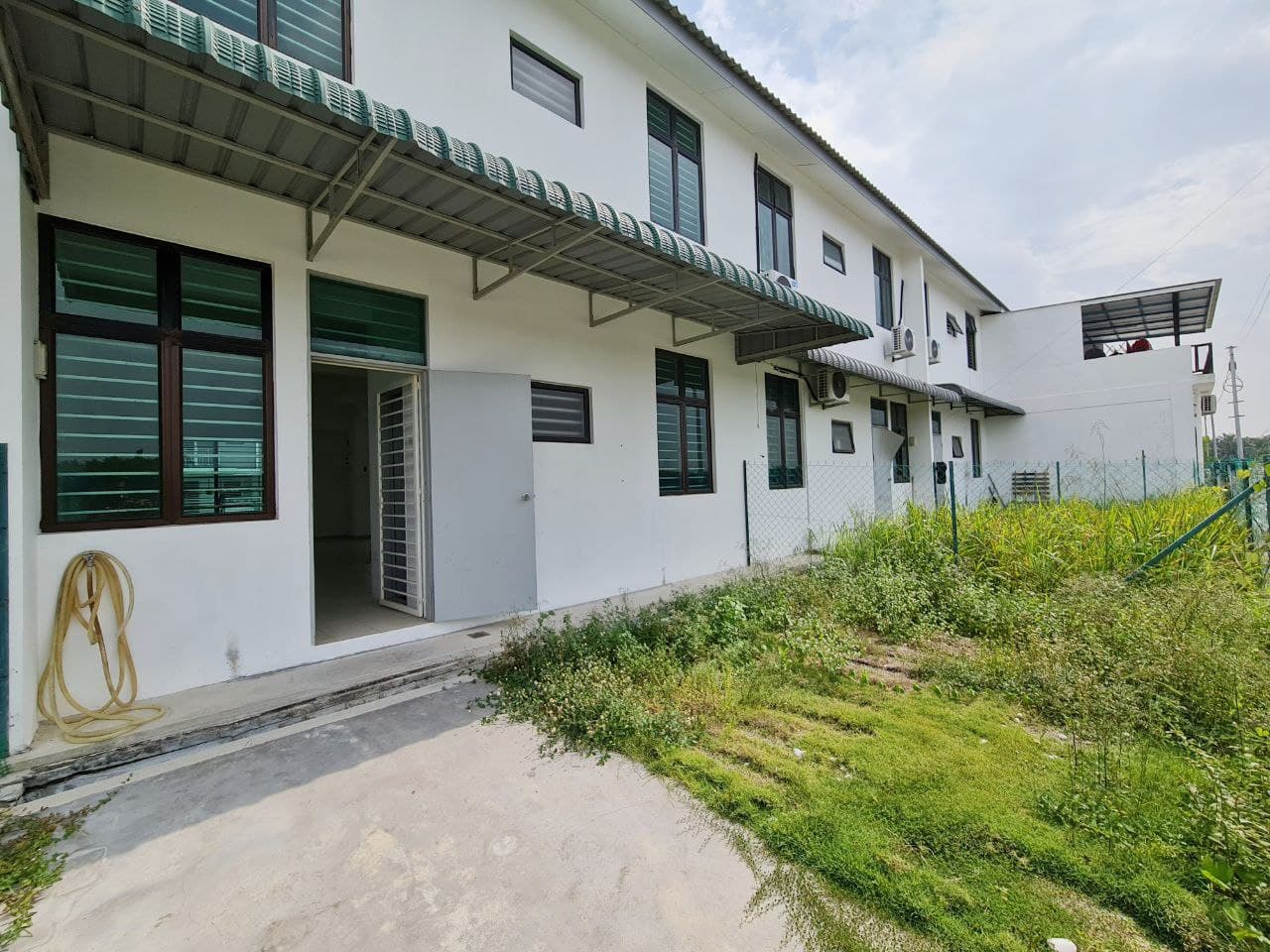 DOUBLE STOREY TERRACE HOUSE, SAUJANA KLIA, KOTA WA - photo 12