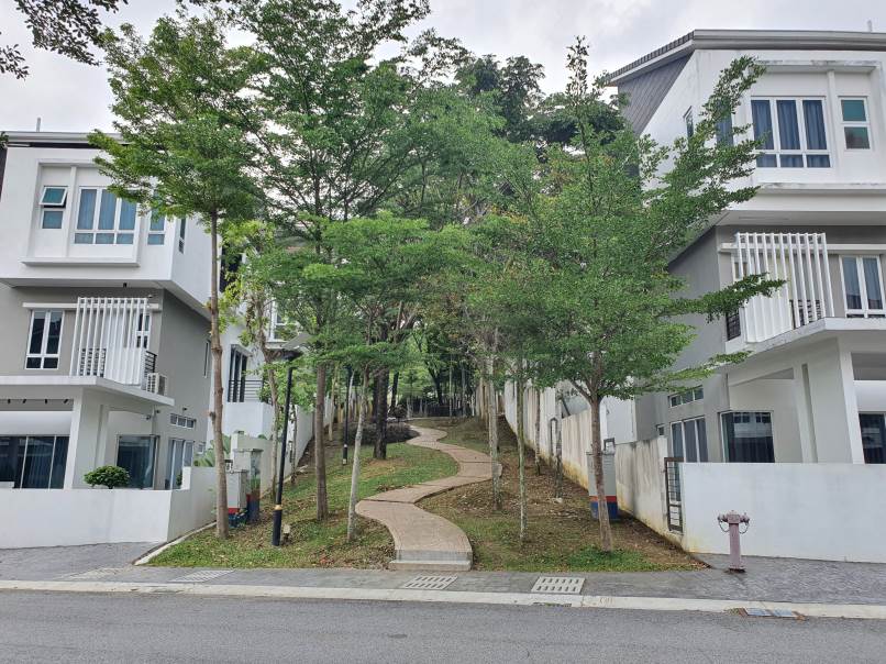 3 Storey Terrace House Tiara South Ecohill - photo 2