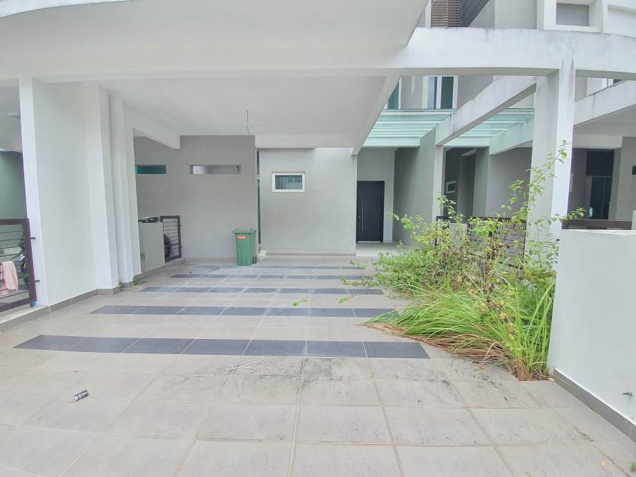 3 Storey Terrace House Tiara South Ecohill - photo 8