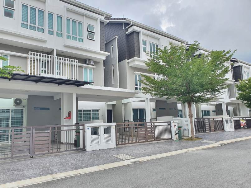 3 Storey Terrace House Tiara South Ecohill - photo 10