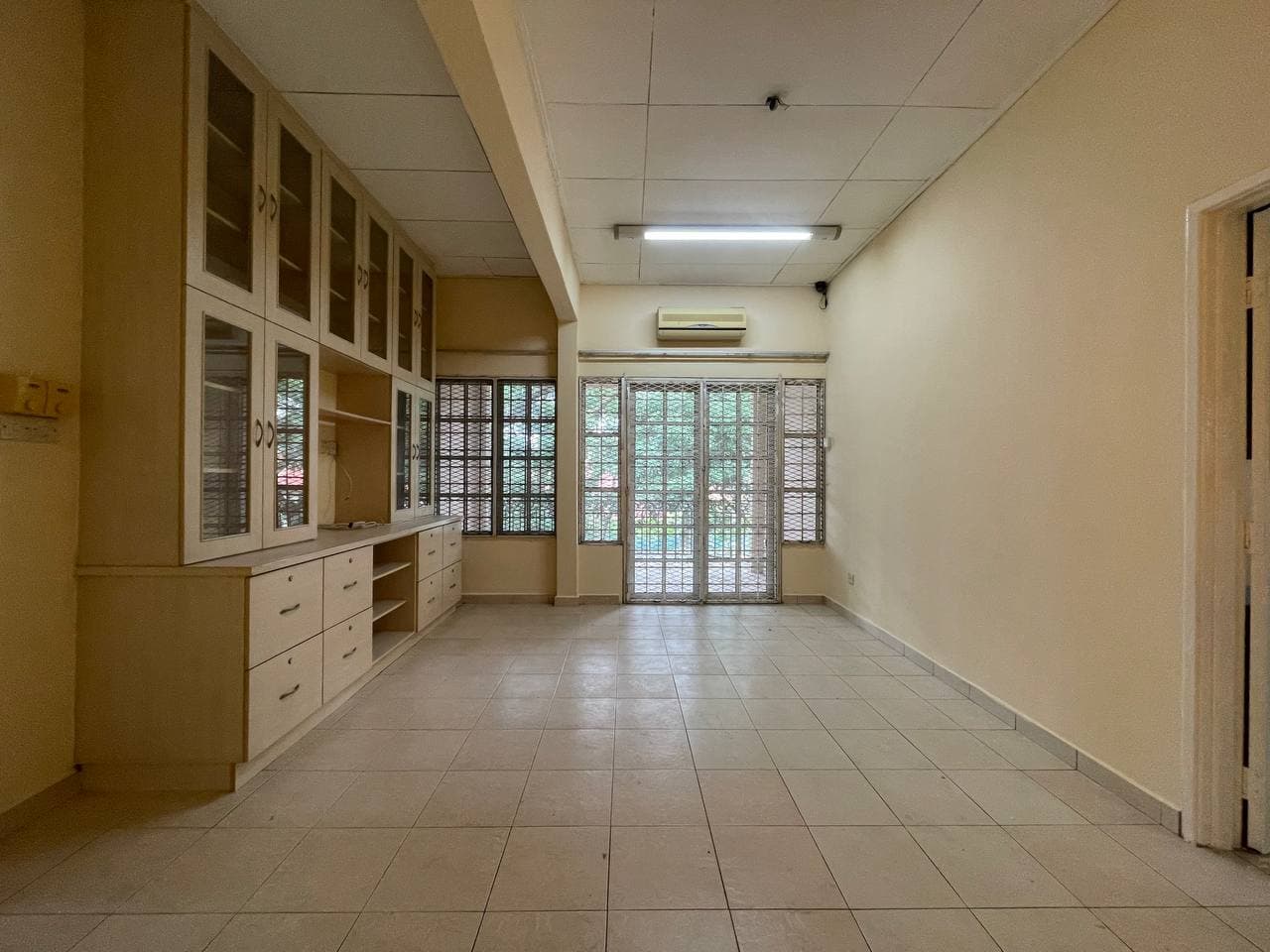 Corner Lot 2 Storey Terrace House Alam Damai - photo 4