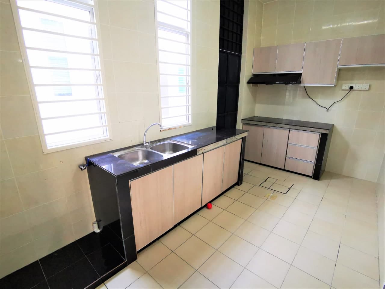 FREEHOLD 2 Storey Terrace, Bangi Avenue 2 Seksyen - photo 5
