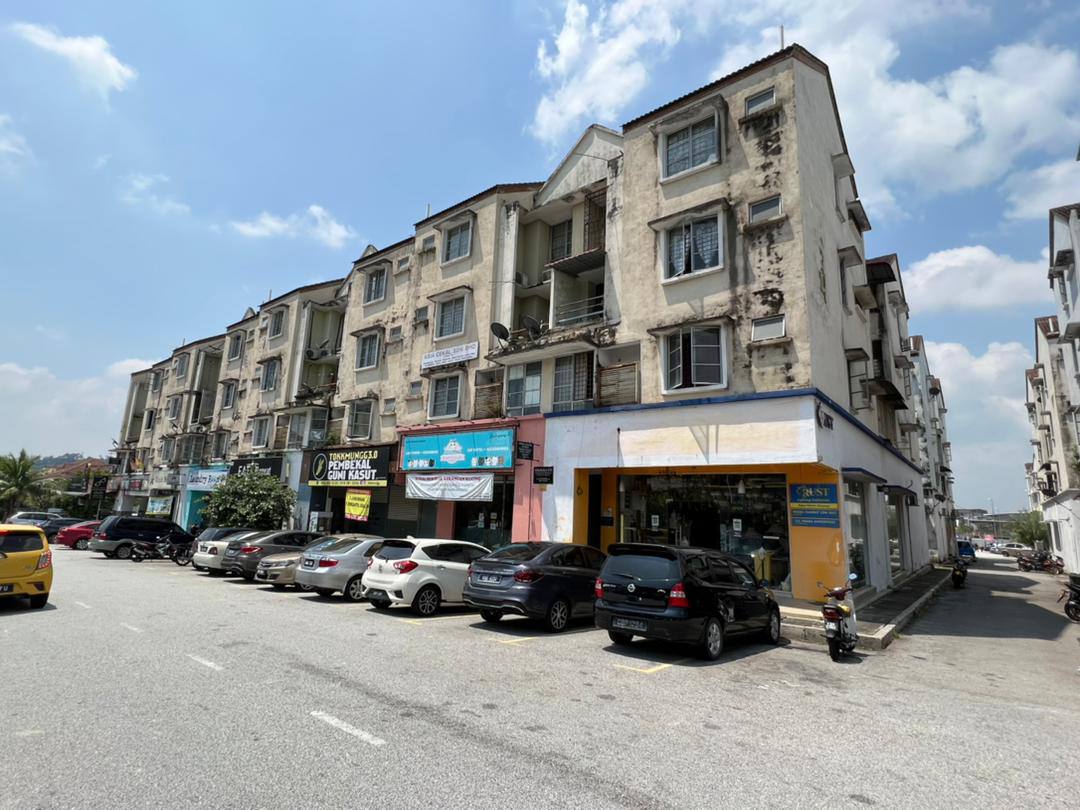 END LOT GROUND FLOOR Shoplot, Seksyen 15, - photo 6