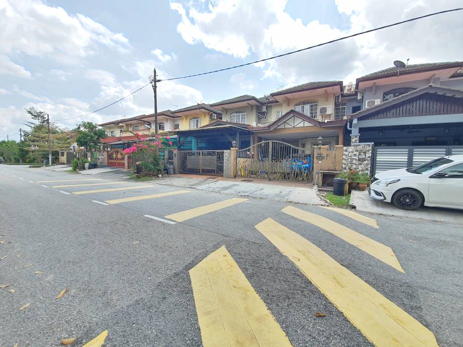 NEARBY LRT Double Storey Terrace House at Bandar K - photo 8