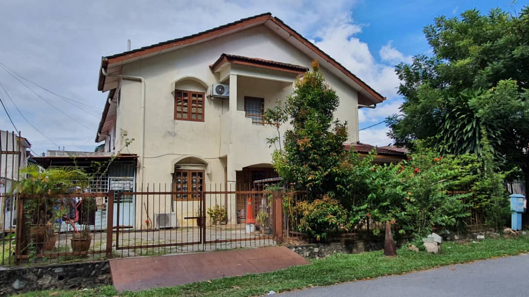 Corner Lot Double Storey, Taman Semarak Kajang - photo 2