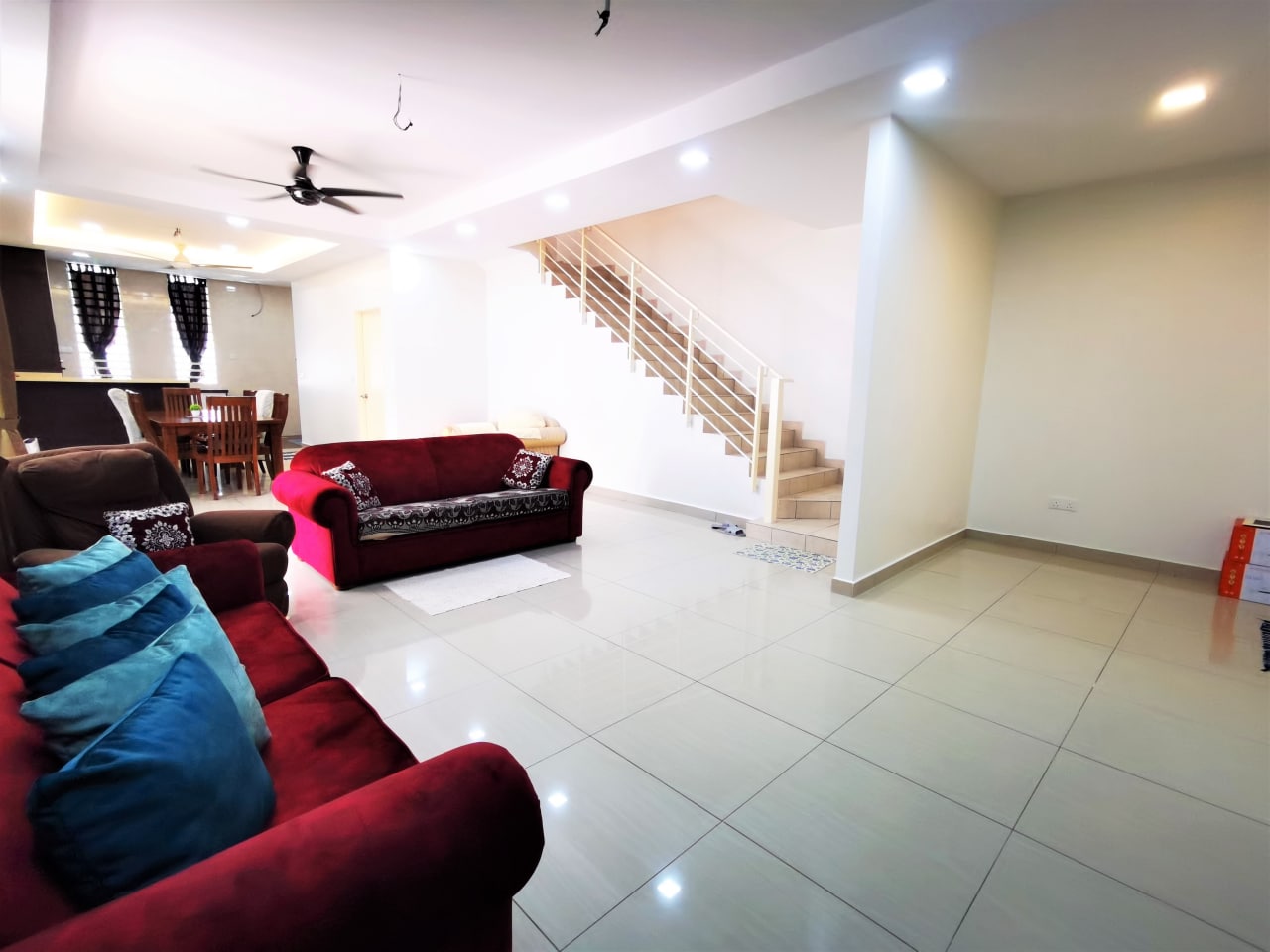 RENOVATED CORNER 3 Storey Terrace, Bangi Avenue 3 - photo 3
