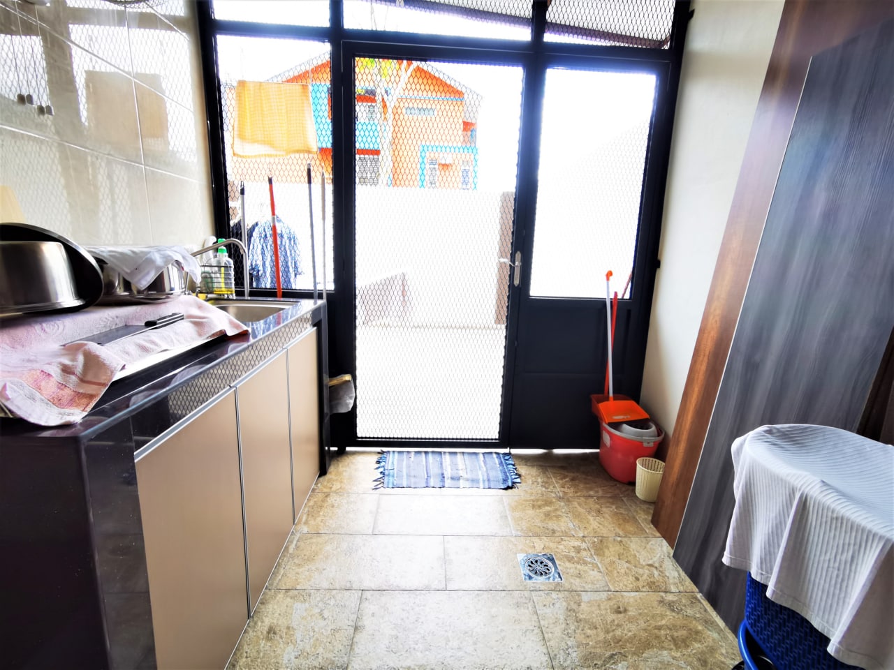 RENOVATED CORNER 3 Storey Terrace, Bangi Avenue 3 - photo 7