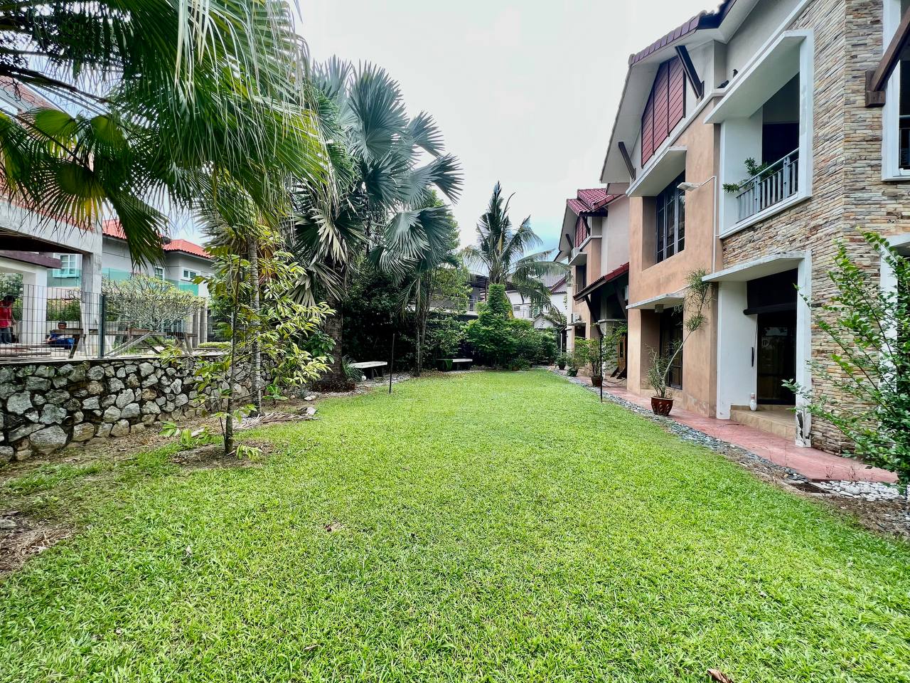 Facing Open Bungalow 2 Storey Sri Carcosa - photo 2