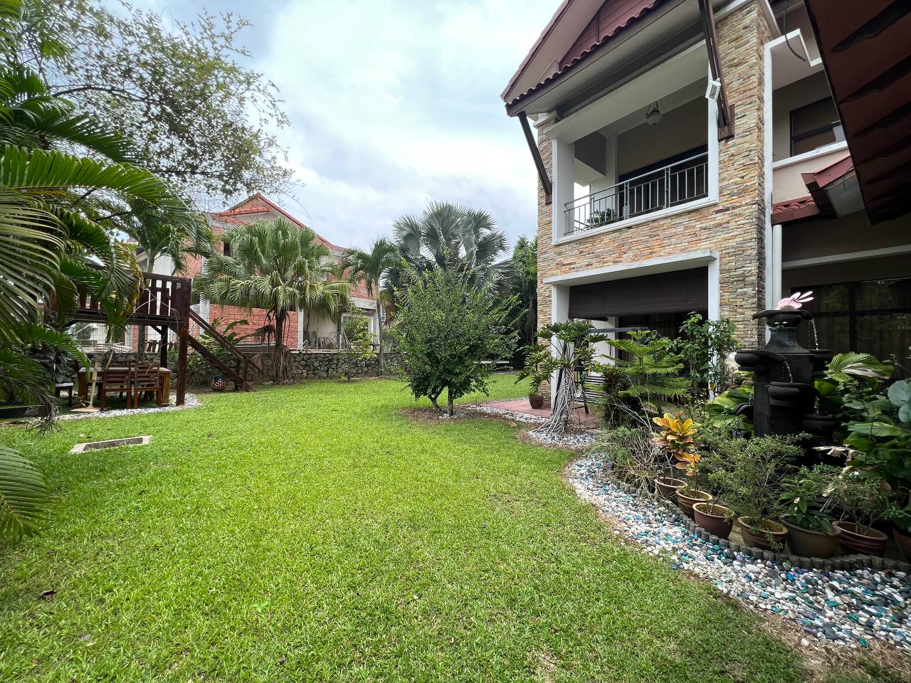 Facing Open Bungalow 2 Storey Sri Carcosa - photo 3