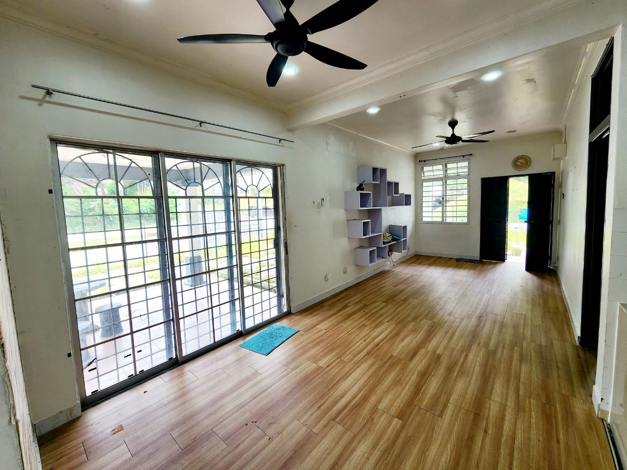FACING OPEN 1 STOREY CORNER LOT HOUSE TAMAN SEMENY - photo 5