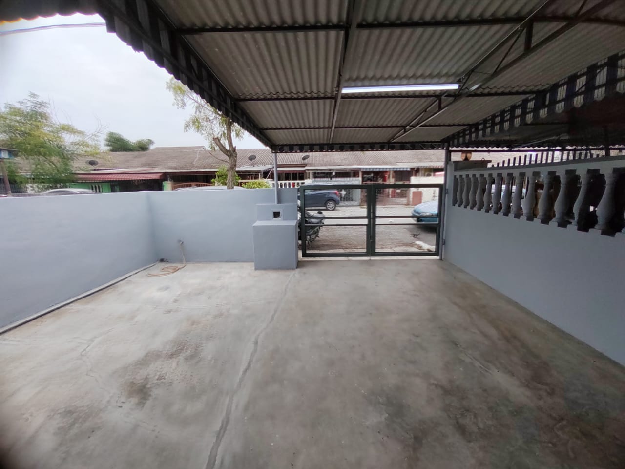 Freehold Refurbished Single Storey Terrace Klang - photo 2