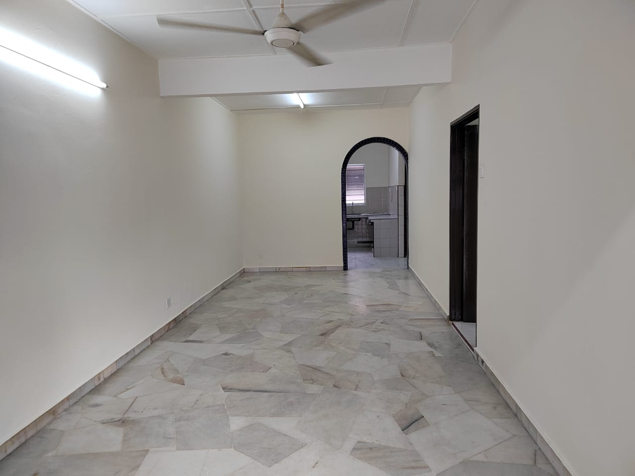 Freehold Refurbished Single Storey Terrace Klang - photo 8