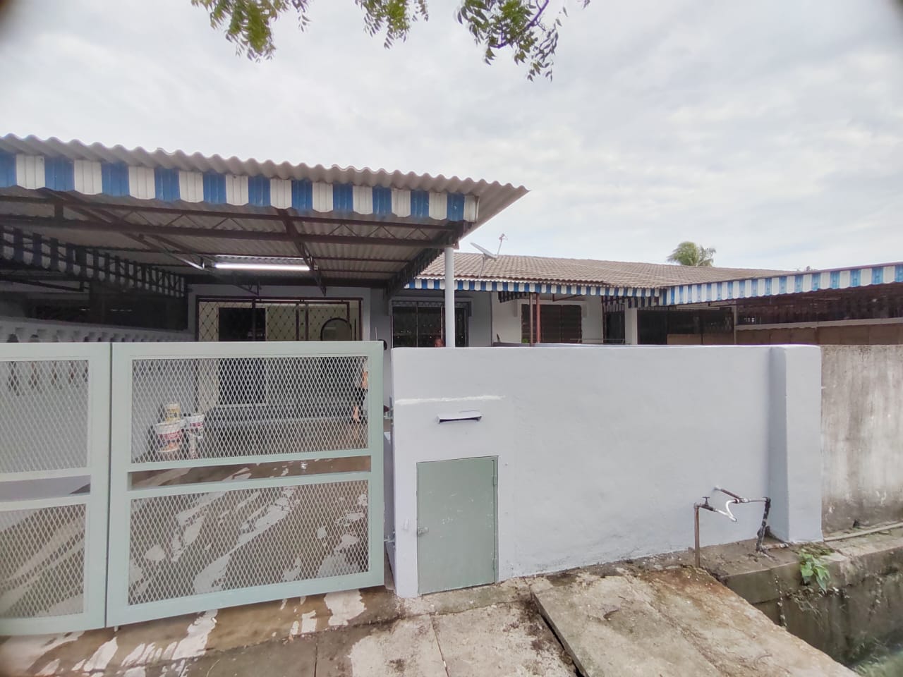 Freehold Refurbished Single Storey Terrace Klang - photo 10