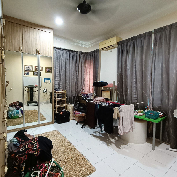 2 n half Storey Semi D Kristal Court Seksyen 7 - photo 2