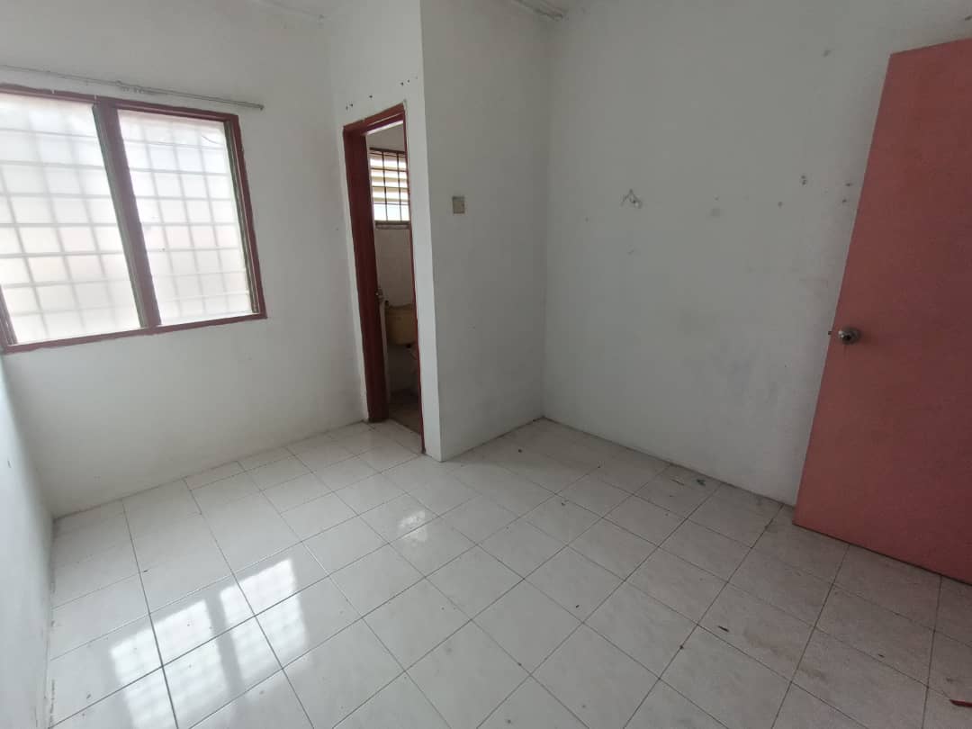Double Storey Terrace House Taman Pinggiran Putra - photo 10