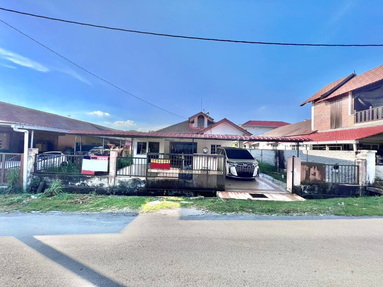 RENOVATED BUNGALOW Single Storey Kampung Melayu Su - photo 6
