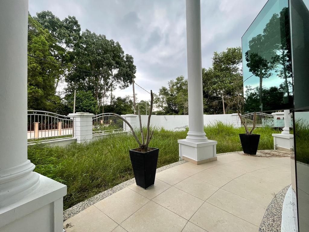 25 Storey Bungalow Corner Renovated - photo 2