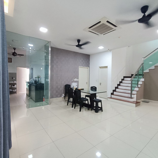 Semi-D 3 Storey Clover Garden Residence Cyberjay - photo 2