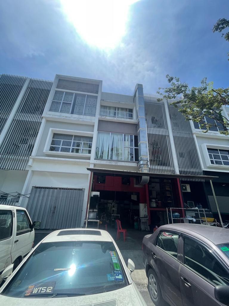FACING MAIN ROAD 3 Storey Shop Lot TTDI Grove, K - photo 10