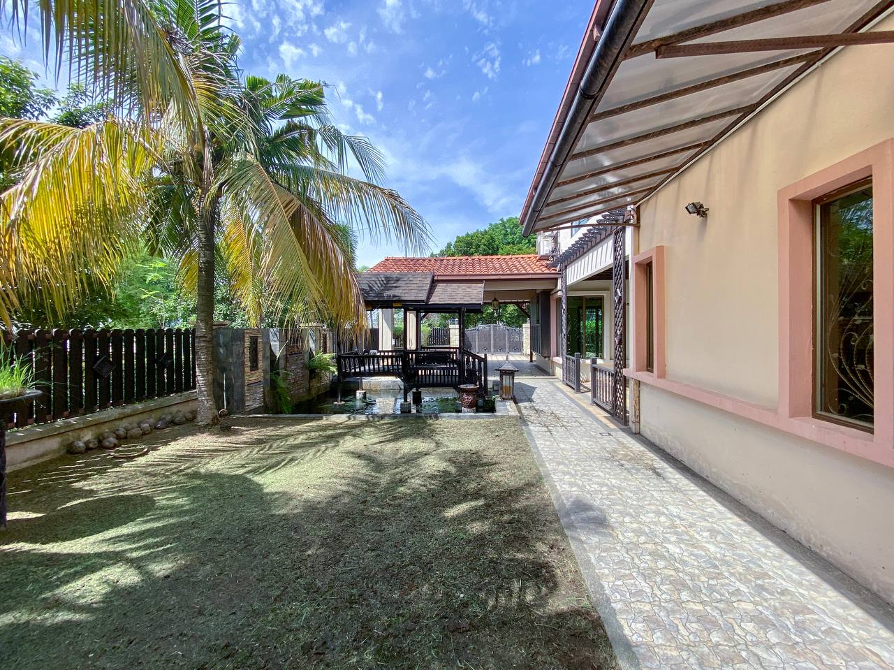 Double Storey Bungalow Aman Perdana, Klang - photo 3