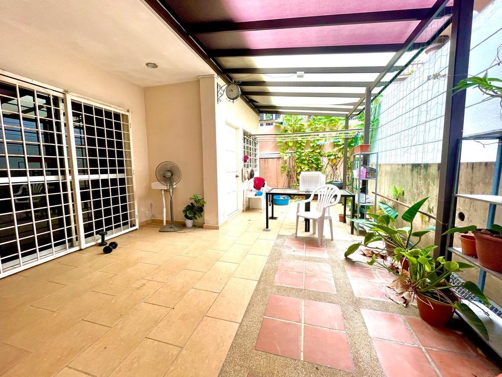 RENOVATED Semi-D 2 Storey House Seksyen 9 - photo 6