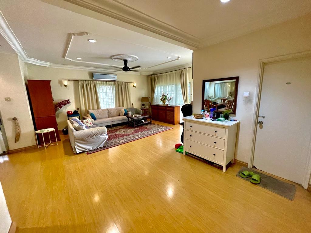 RENOVATED Semi-D 2 Storey House Seksyen 9 - photo 8