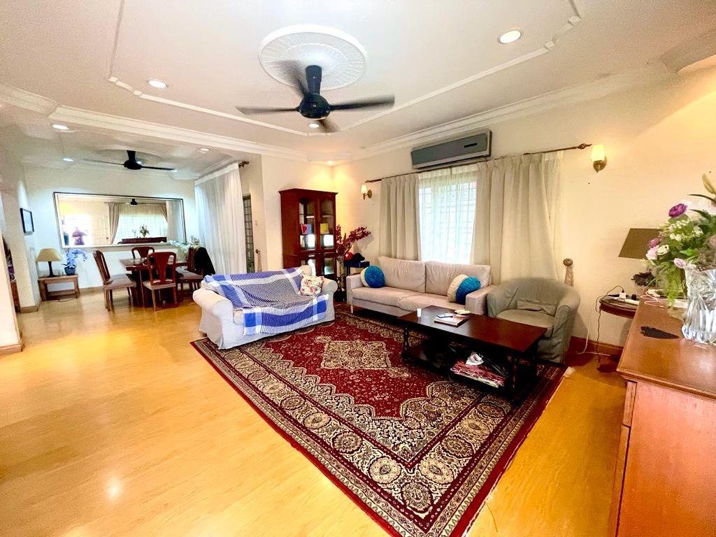 RENOVATED Semi-D 2 Storey House Seksyen 9 - photo 9