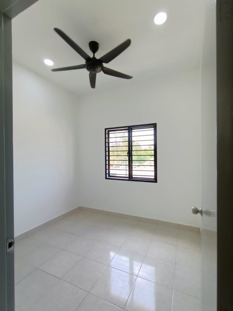 Single Storey Semi D Taman Indah Putera, Sepang, S - photo 8