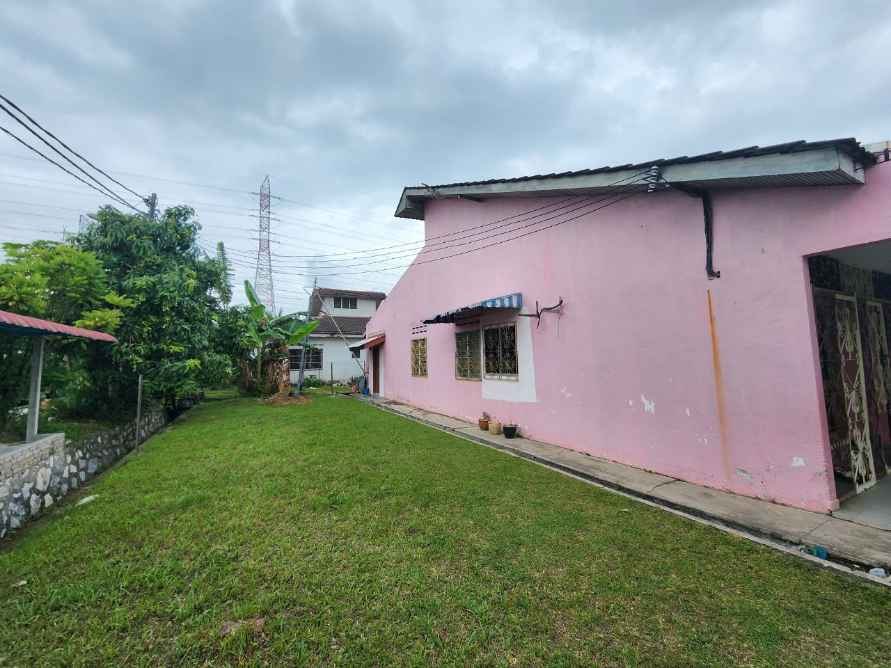 CORNER LOT 1 STOREY TERRACE HOUSE SEKSYEN 16 BANDA - photo 2
