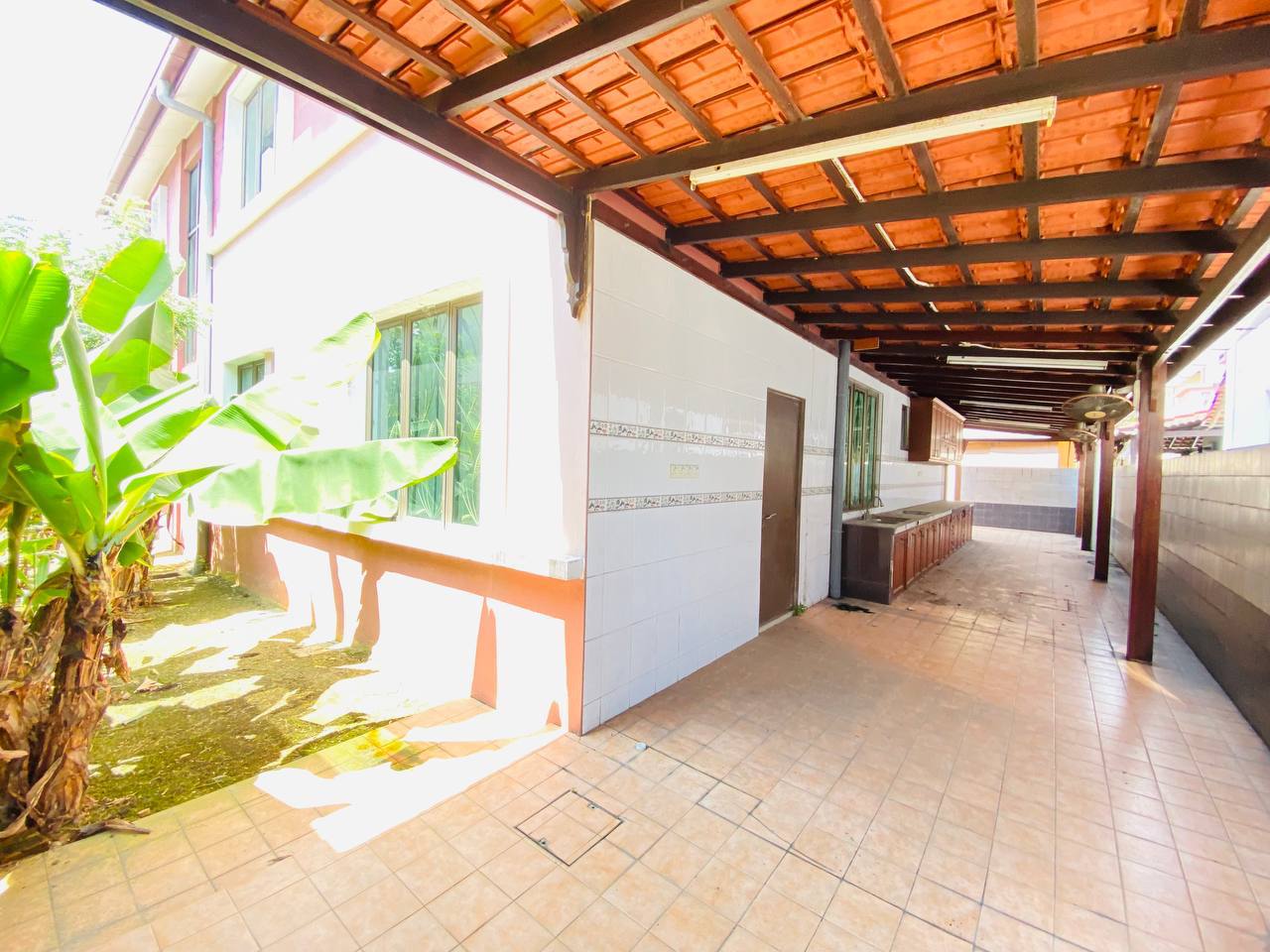 DOUBLE STOREY BUNGALOW AMAN PERDANA KLANG - photo 2