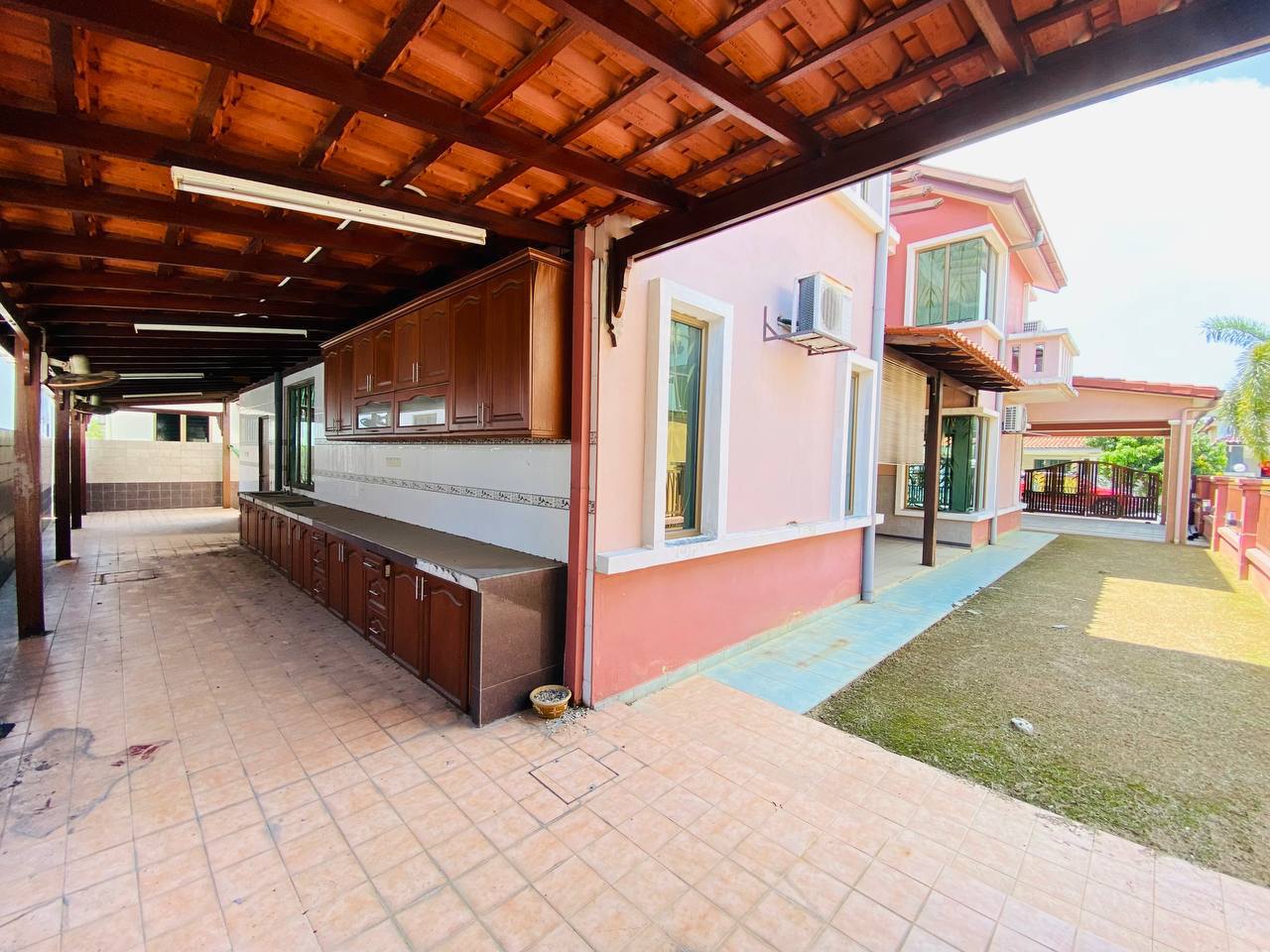 DOUBLE STOREY BUNGALOW AMAN PERDANA KLANG - photo 3