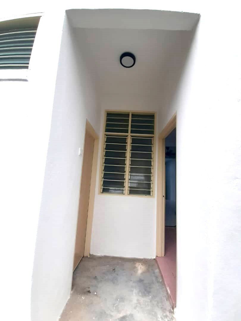 Double Storey Terrace Bandar Rinching Seksyen 5 - photo 11