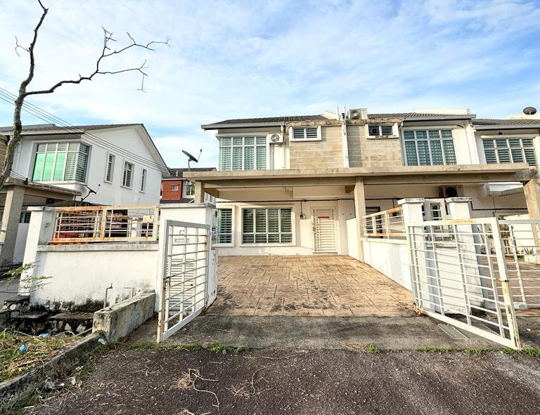 END LOT 2 Storey Terrace Oakberry Taman Pelangi - photo 2