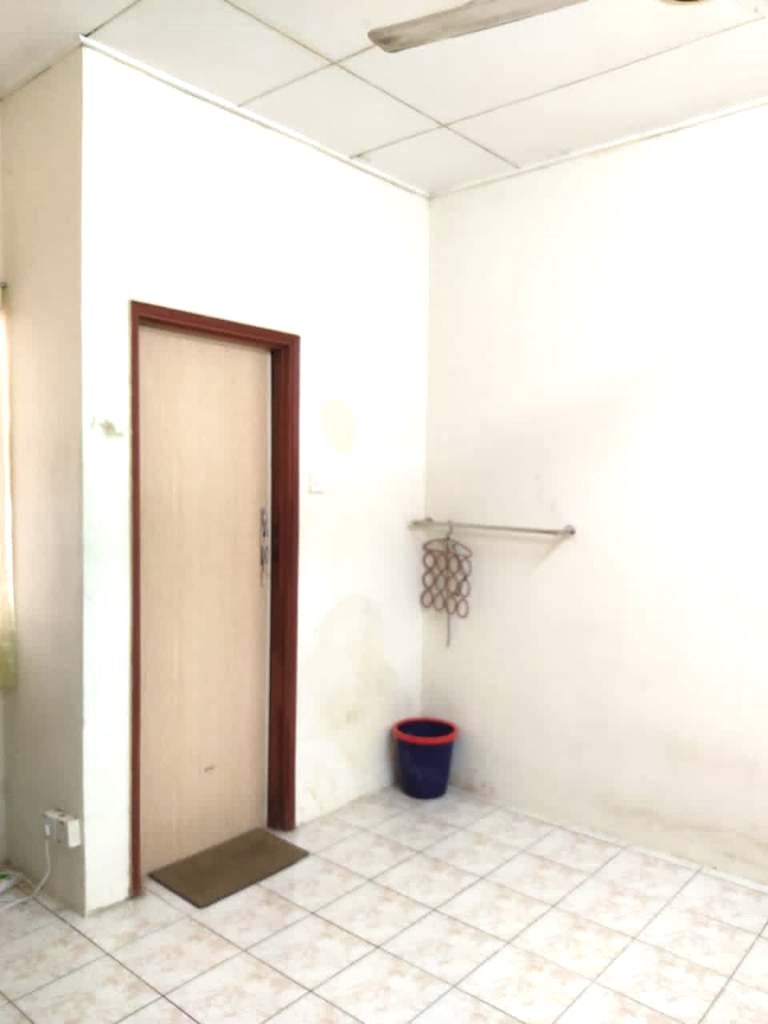 Single Storey Terrace Bandar Tasik Kesuma, Semenyi - photo 9