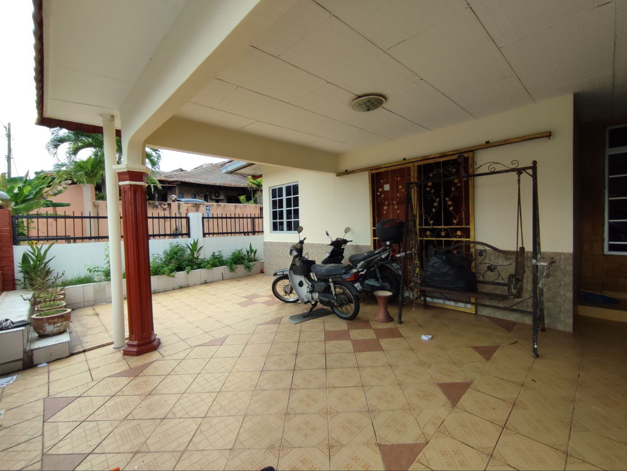 Single Storey Terrace House Jalan 2 Ampang Jaya - photo 2