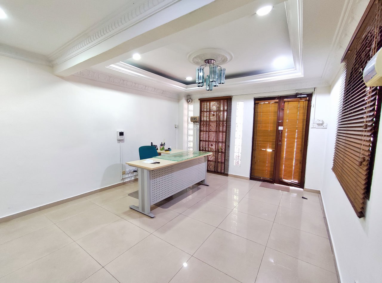 Spacious Unit Facing Open 2 Storey Taman Seputeh - photo 9