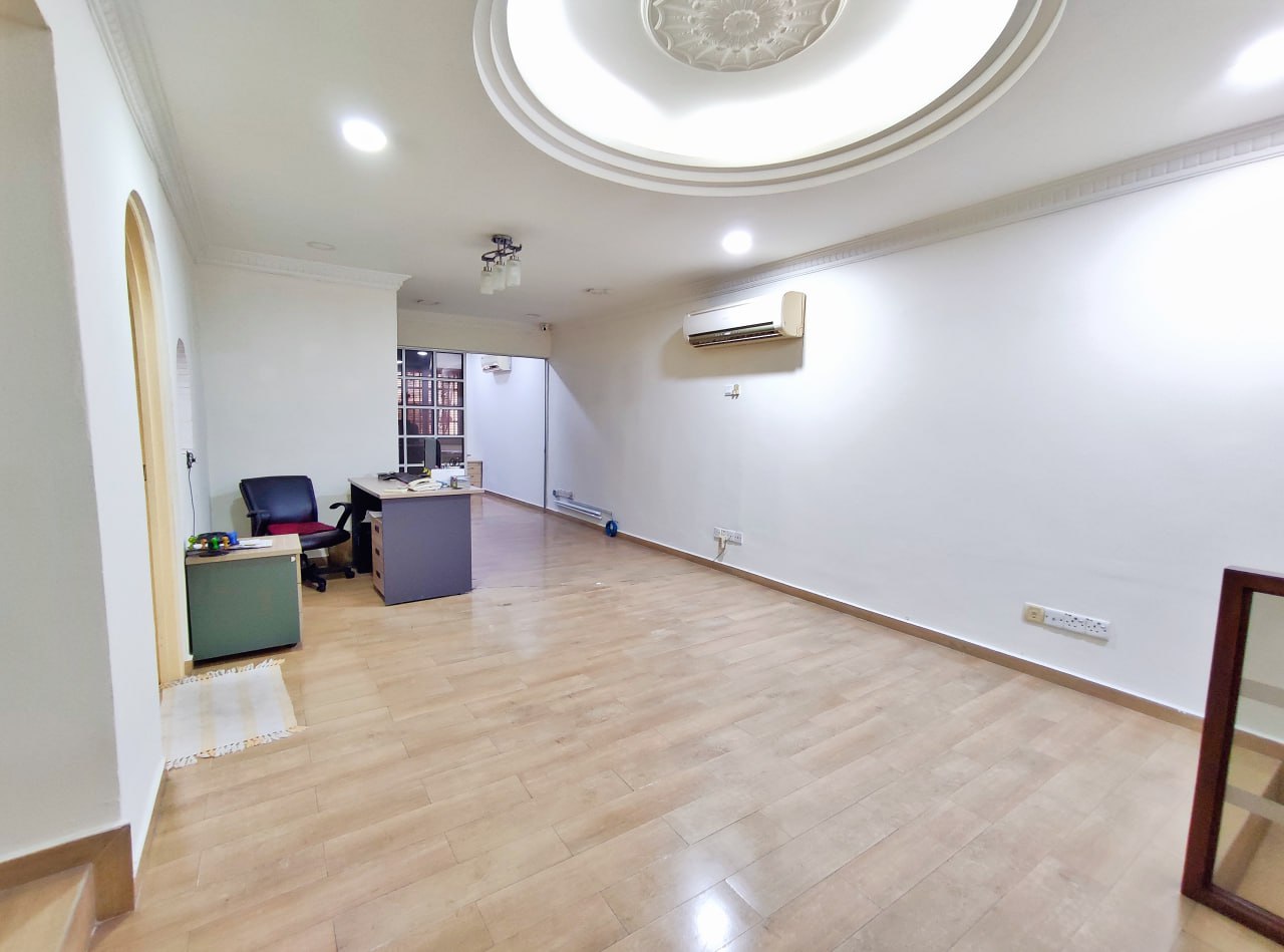 Spacious Unit Facing Open 2 Storey Taman Seputeh - photo 13