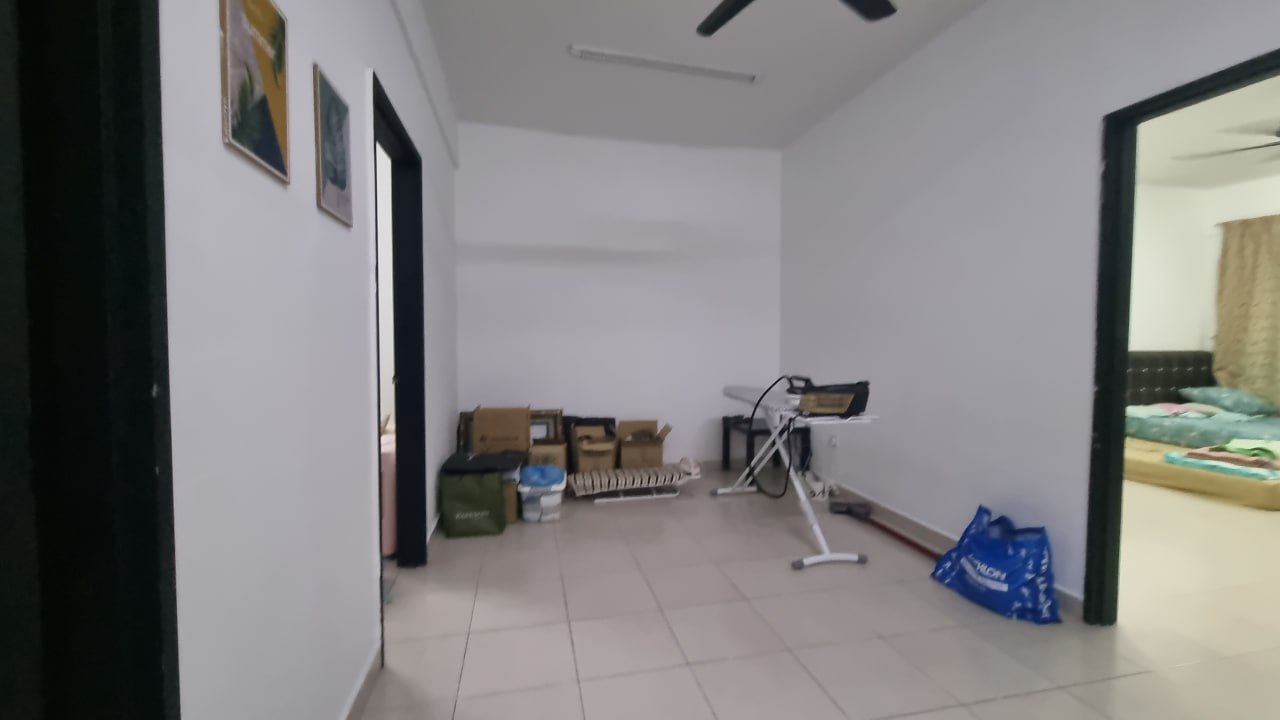 RENO  PARTLY FURNISHED Rumah Teres 2 Tingkat - photo 6