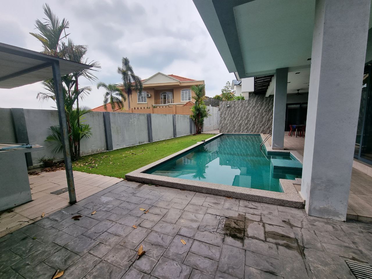 Fully Furnished 2 Storey Bungalow Modern Design - photo 2