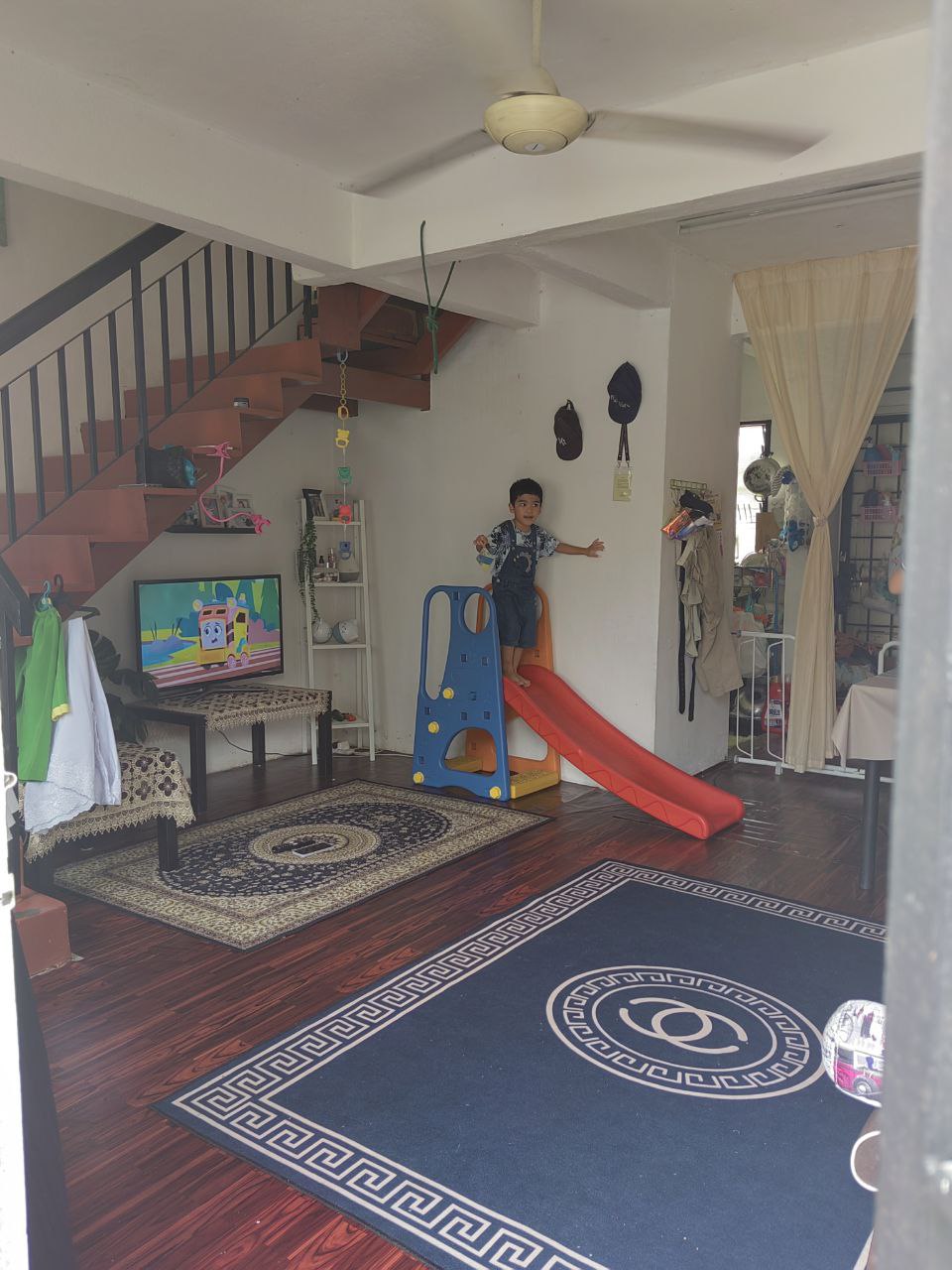 Rumah 2 Tingkat Di Antara Gapi, Serendah - photo 2