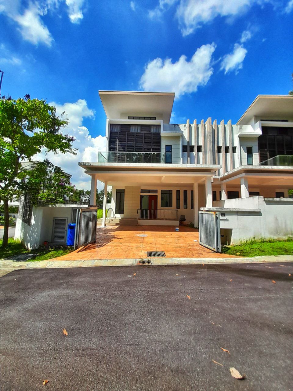 Semi Detached CORNER UNIT emery type Jalan Emb - photo 4